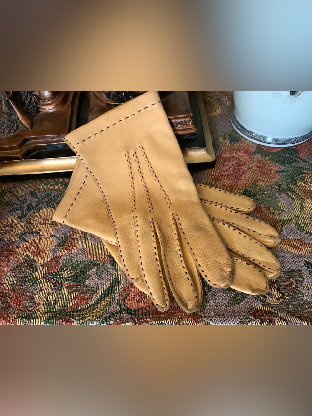 Vintage Czechoslovakian Country Western Southwestern Sheepskin? Leather Gloves